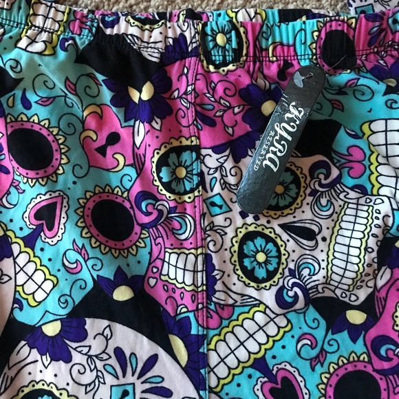 KYRA RESERVED Sugar Skull Printed Leggings - Picture 4 of 5